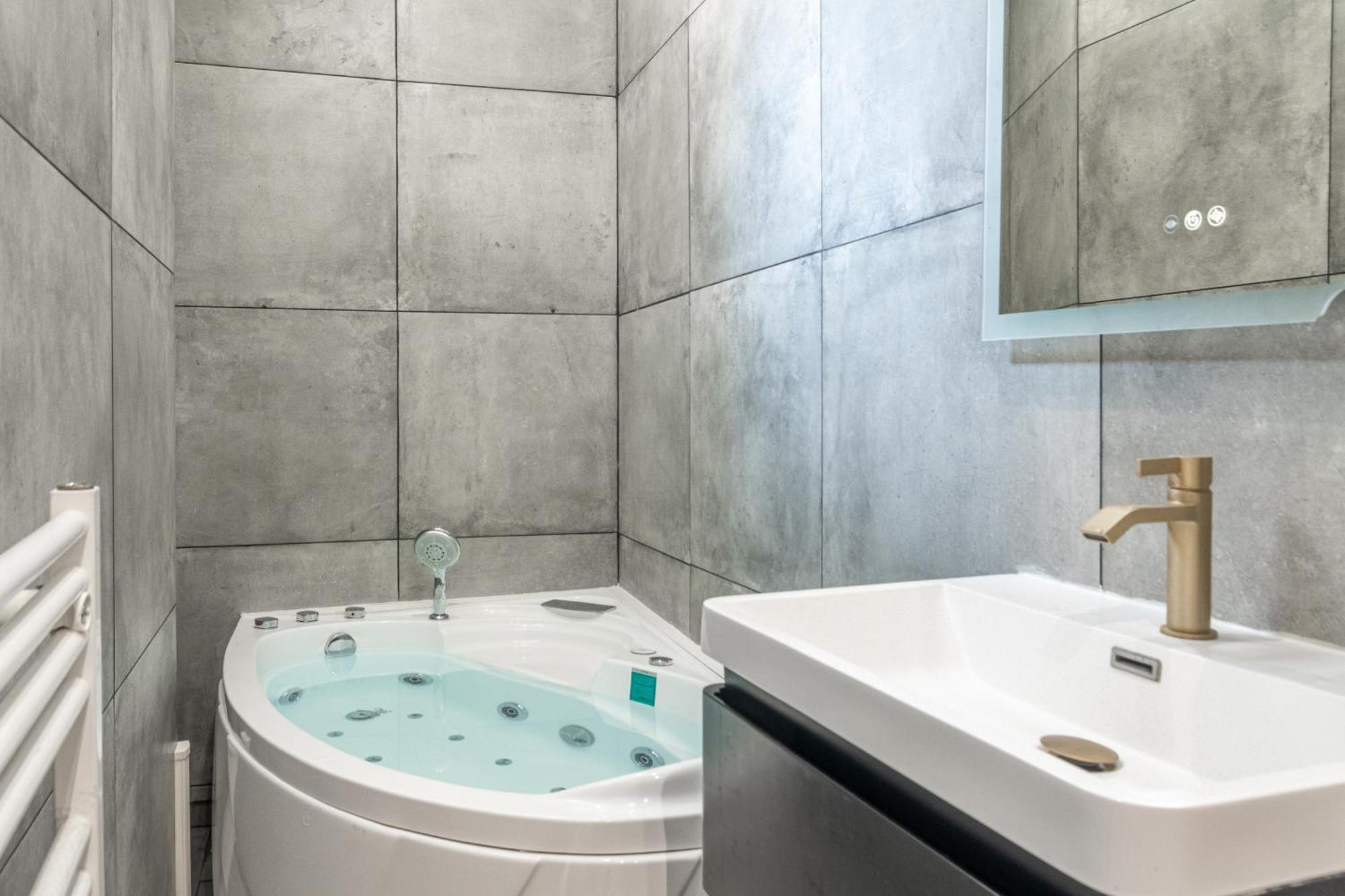 Lavie Maison Eiffel Ac Hot Tub Párizs Kültér fotó