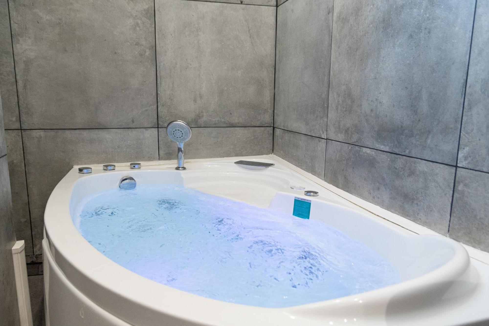 Lavie Maison Eiffel Ac Hot Tub Párizs Kültér fotó